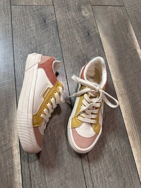 Rocket Dog Cheery Natural Sneakers